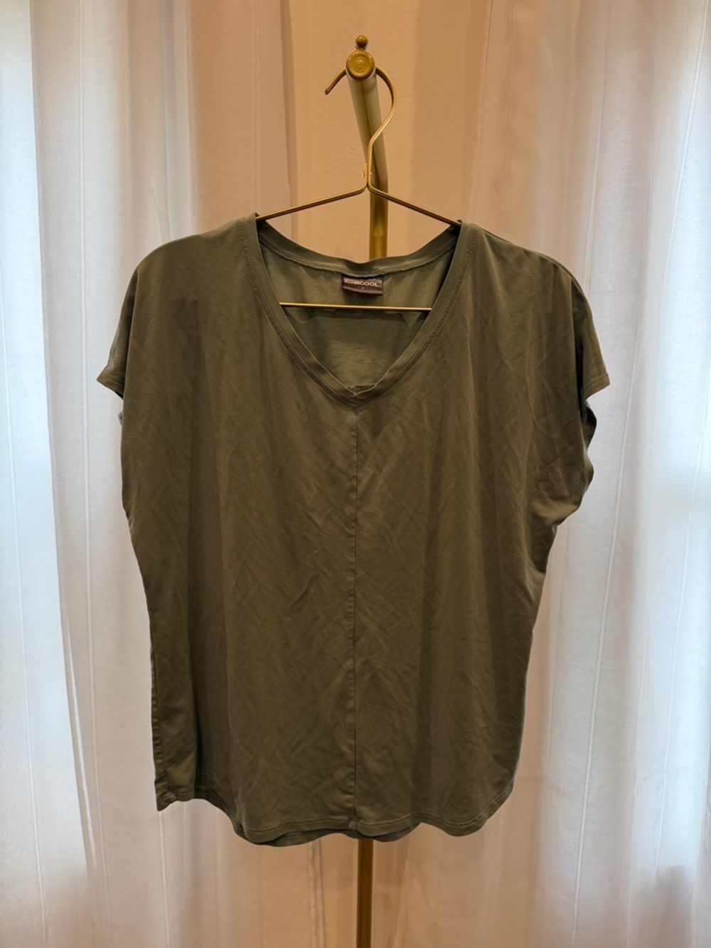 Women's Relaxed V-Neck Tee in light green - Casual Everyday Top